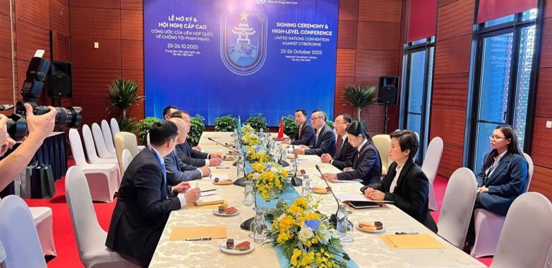 Обложка: Казахстан подписал Конвенцию ООН против киберпреступности