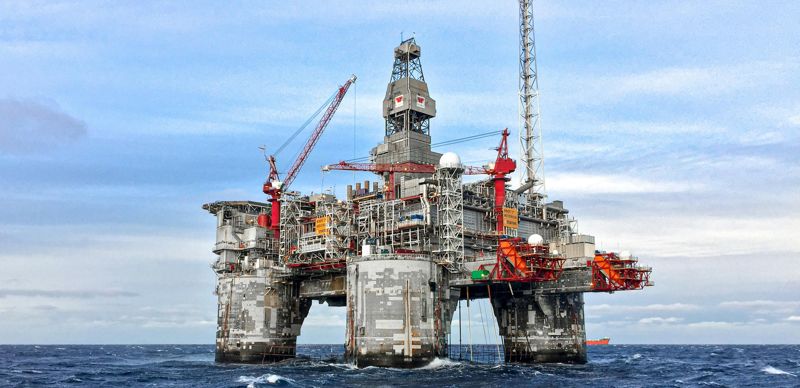 нефть добыча нефтяная вышка добыча на море