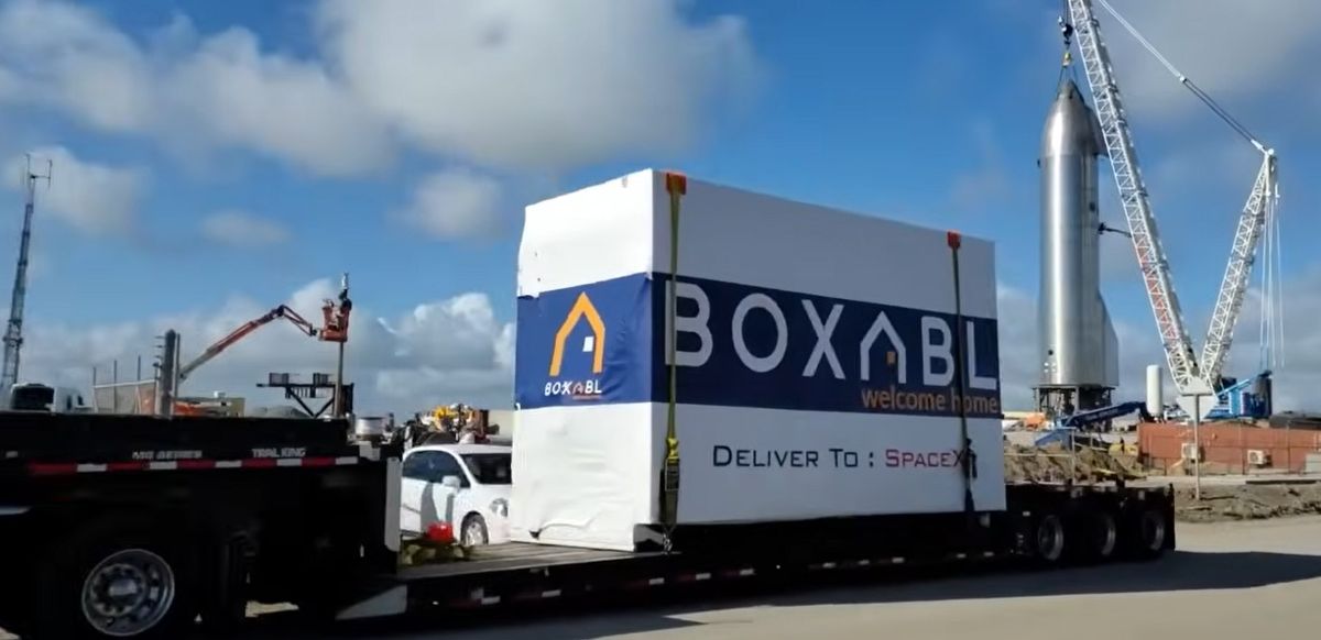 Перевозка панелей для Tesla Tiny House