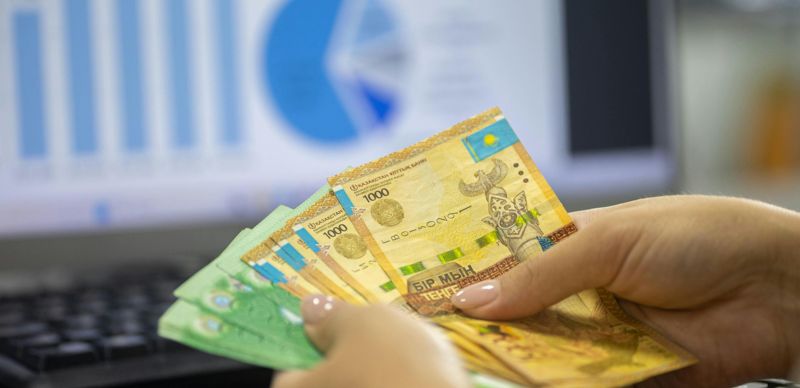 Обложка: Впервые за год инфляция снизилась