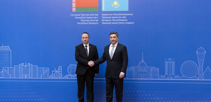 Премьер-министры Казахстана и Беларуси Олжас Бектенов и Александр Турчин 