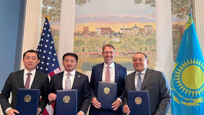 Подписание меморандума по аэротакси, Жаслан Мадиев и Вячеслав Ким