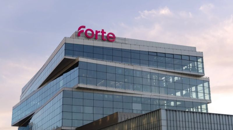 Обложка: За сколько Forte купил долю в Home Credit Bank?