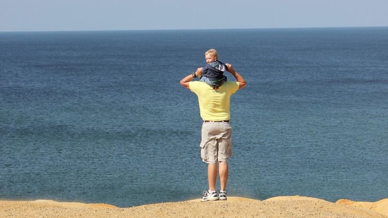 Обложка: Декрет неработающих отцов будут учитывать при назначении пенсии