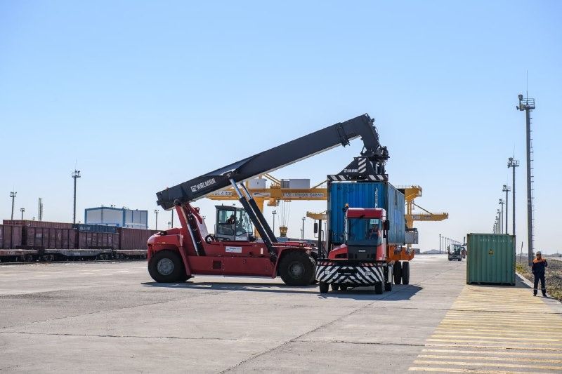 Погрузчик порту 