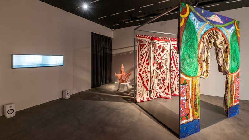 Обложка: Казахстанцы получили возможность увидеть "Чудо"