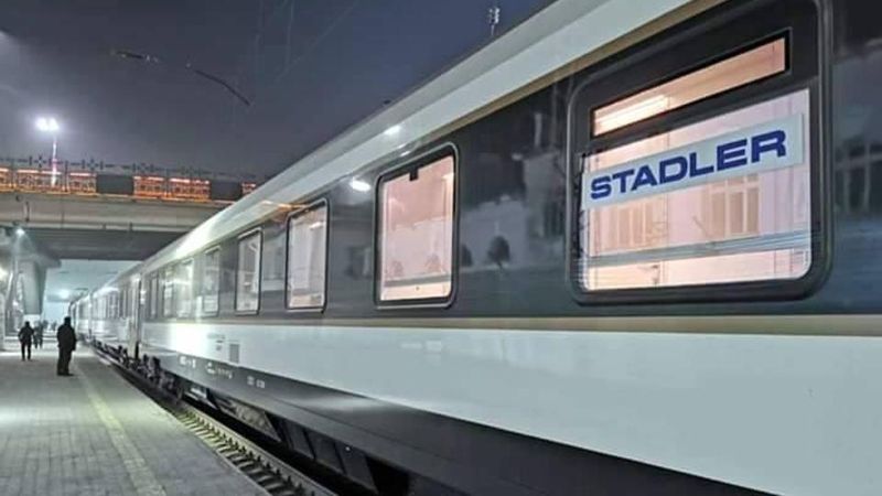 Обложка: Железная дорога Казахстана в 2026 году получит 100 новых вагонов Stadler