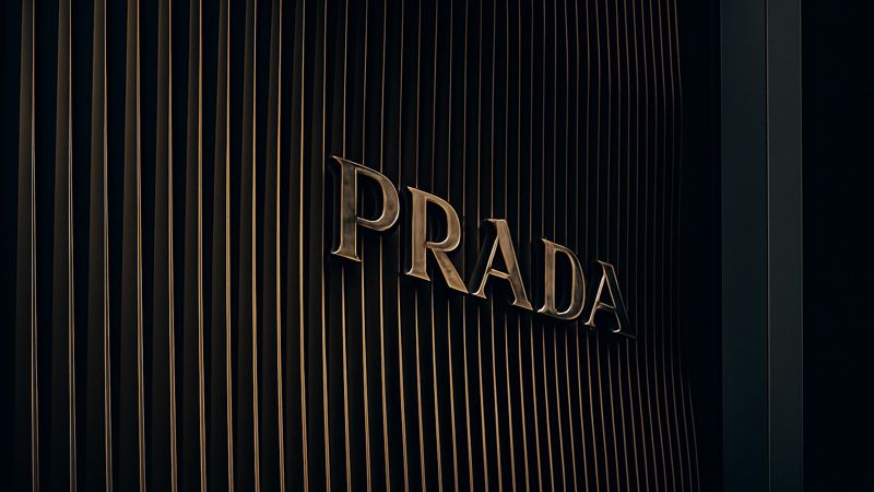 Обложка: Prada не планирует новых приобретений