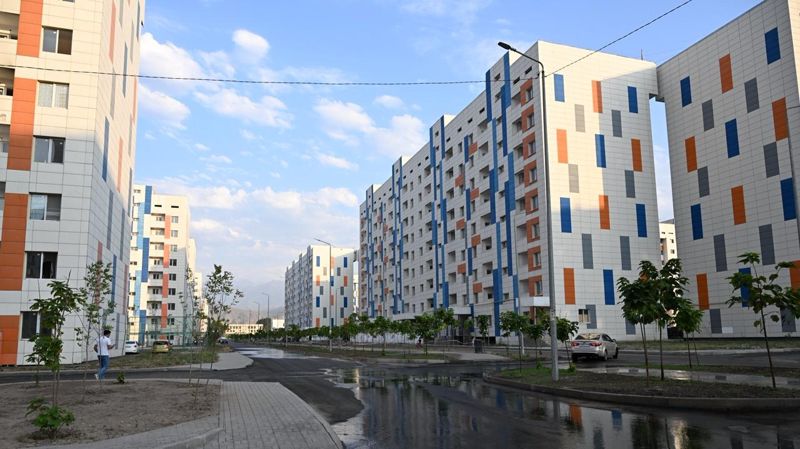 Многоэтажки в Алматы, недвижимость, цены на квартиры, человейники