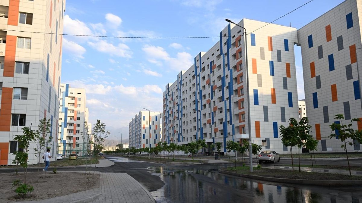 Неделя NBK: долги и расходы казахстанцев растут, а жилье не подешевеет