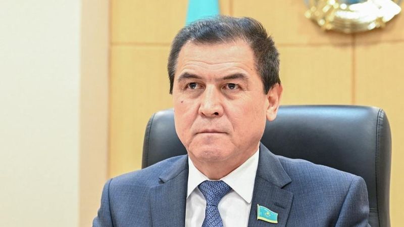 депутат сената Нурлан Бекназаров