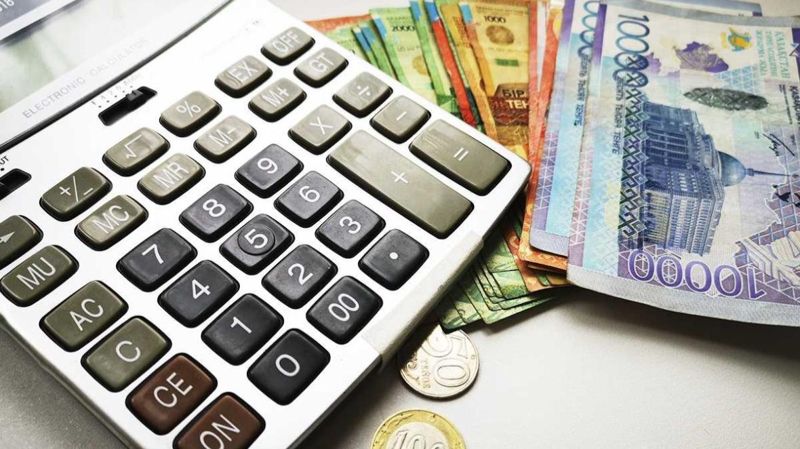 калькулятор и деньги