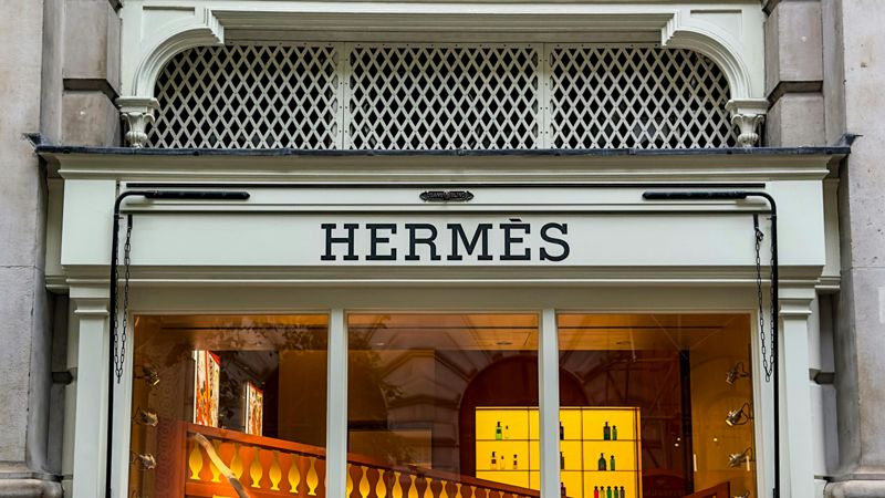 Магазин Hermès, вывеска