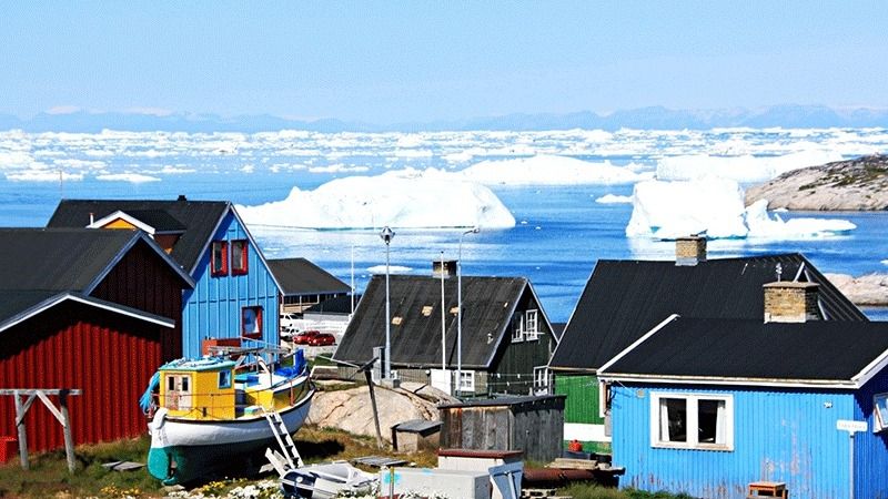 Пейзаж Гренландии с домами.