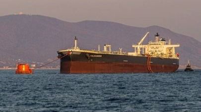 Нефтяной танкер на приеме нефти в Черном море, КТК, 2026 год