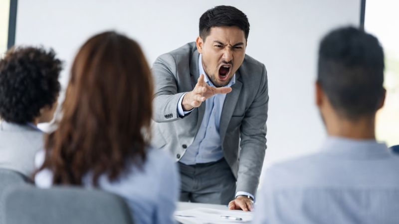 Обложка: 64% сотрудников доверяют ИИ больше, чем начальнику: конец эпохи иерархии