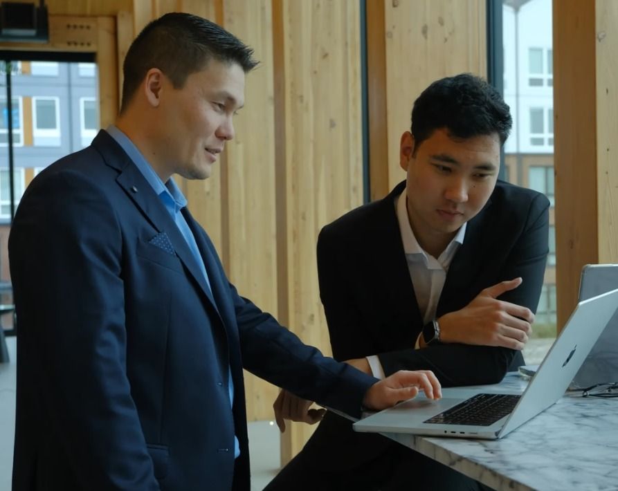 Алибек Достияров и&nbsp;Ерсултан Сапар