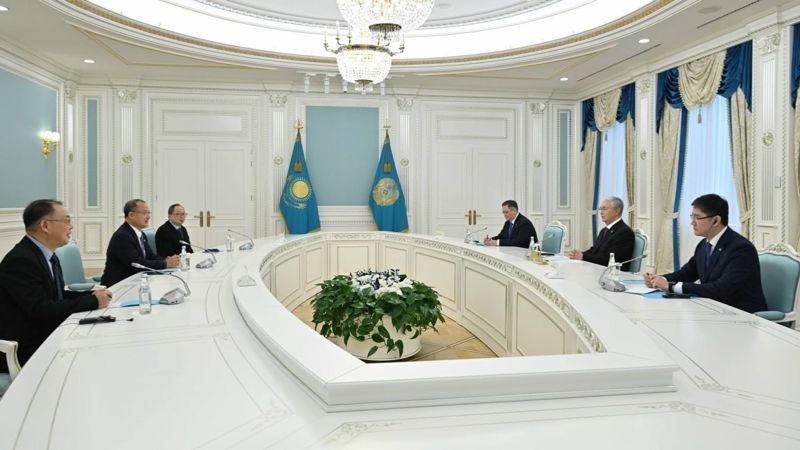 Касым-Жомарт Токаев встречается с главой гонконгской корпорации Sunwah Group  Цай Гуаньшэнь 