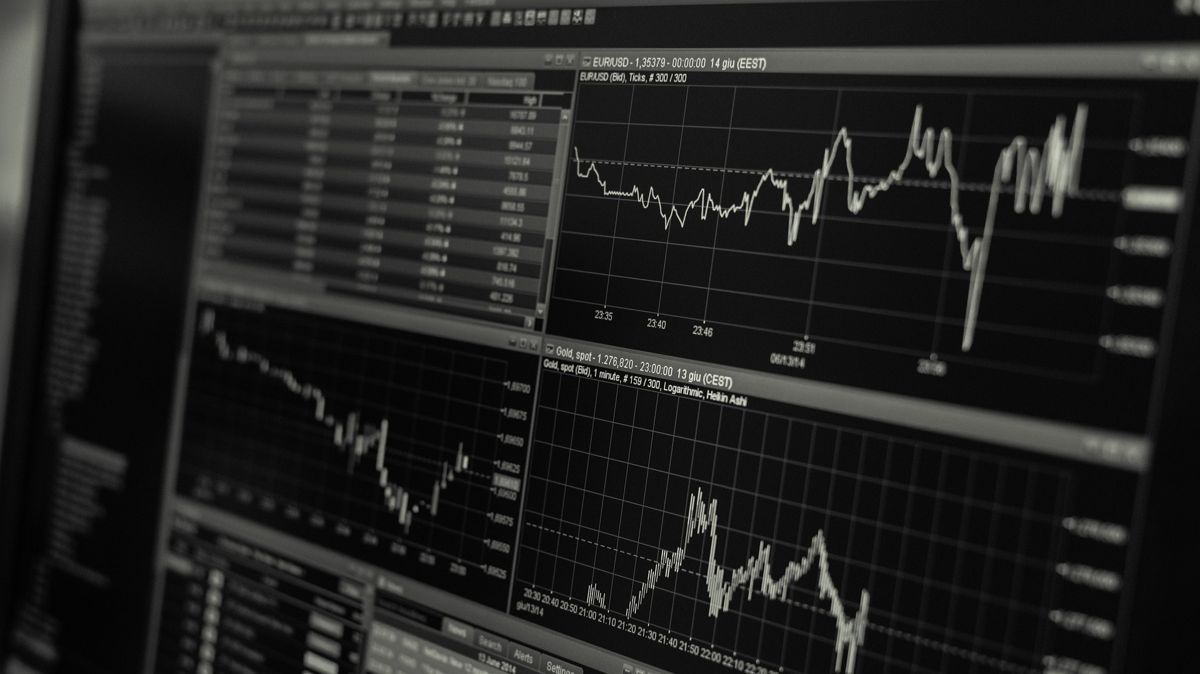 Курс доллара к тенге: чего ждать казахстанским инвесторам в мае 2026 года