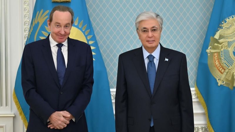 Питер Фостер и Касым-Жомарт Токаев