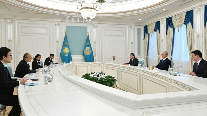 Касым-Жомарт Токаев на встрече в Акорде с главой АБР Масато Канда 