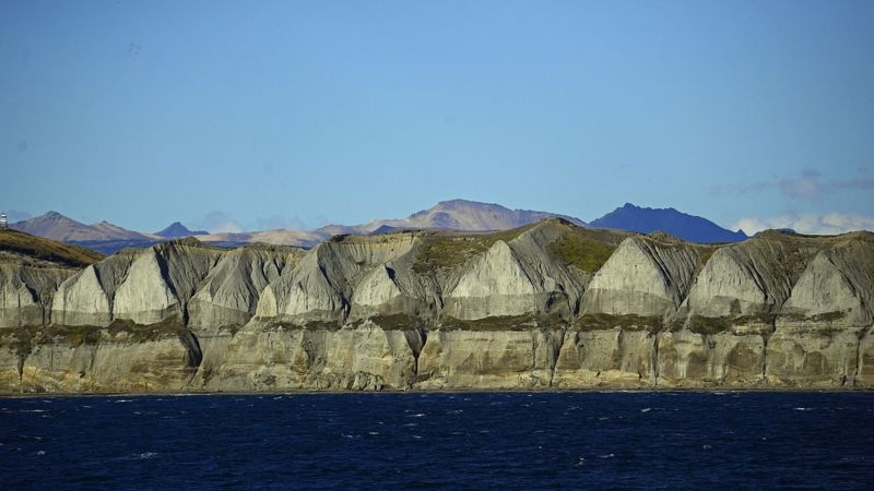 Канал, пролив