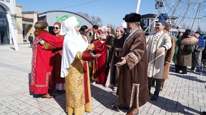 Казахи в национальных костюмах, Наурыз, обычаи, праздник