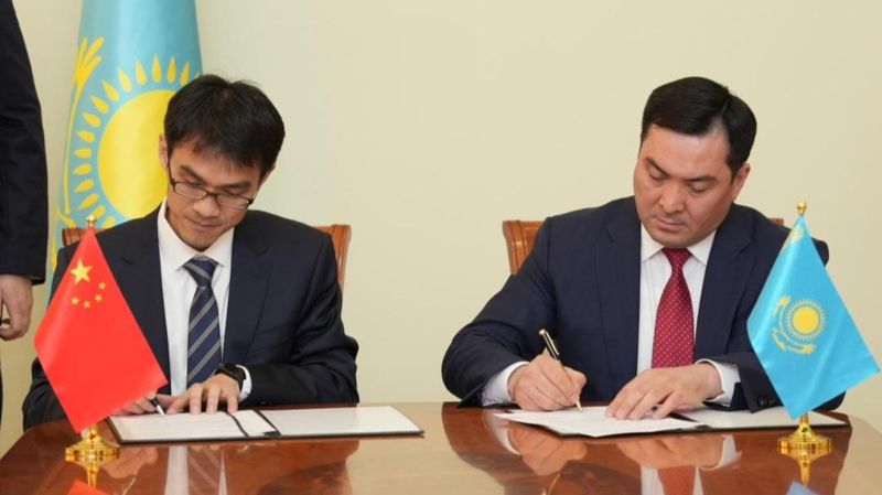 Гэ Личунь и Ерлан Аккенженов 