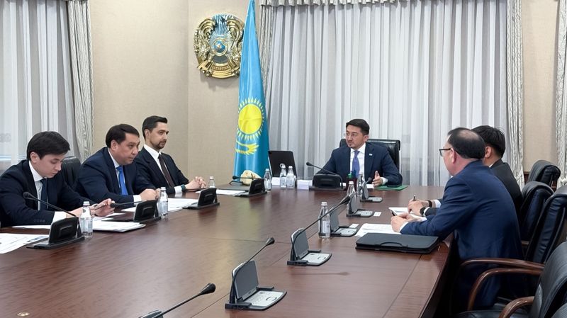 Обложка: В Казахстане “облегчают" правила получения водительских прав