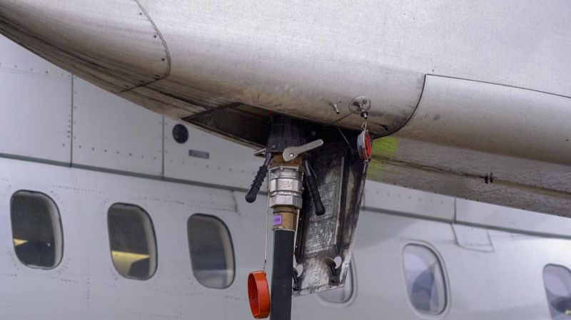 Обложка: Air Astana и FlyArystan оштрафовали за искажение данных по авиатопливу