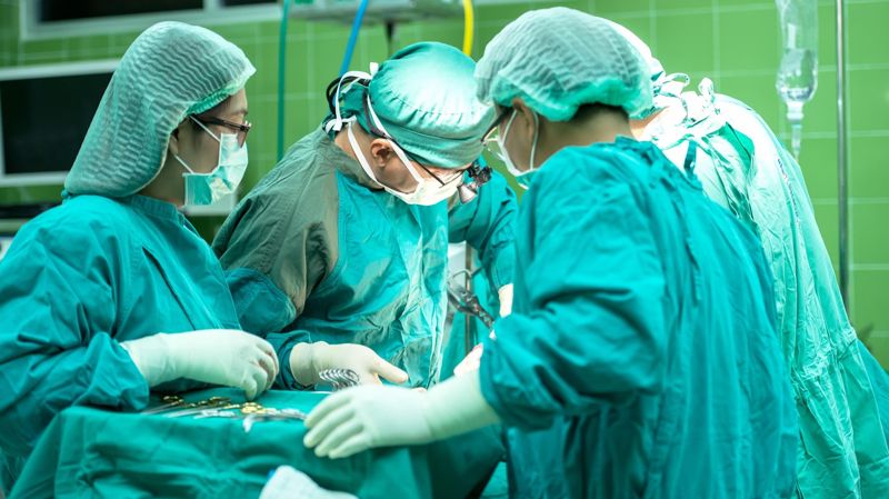 врачи, медицина, хирургическая операция